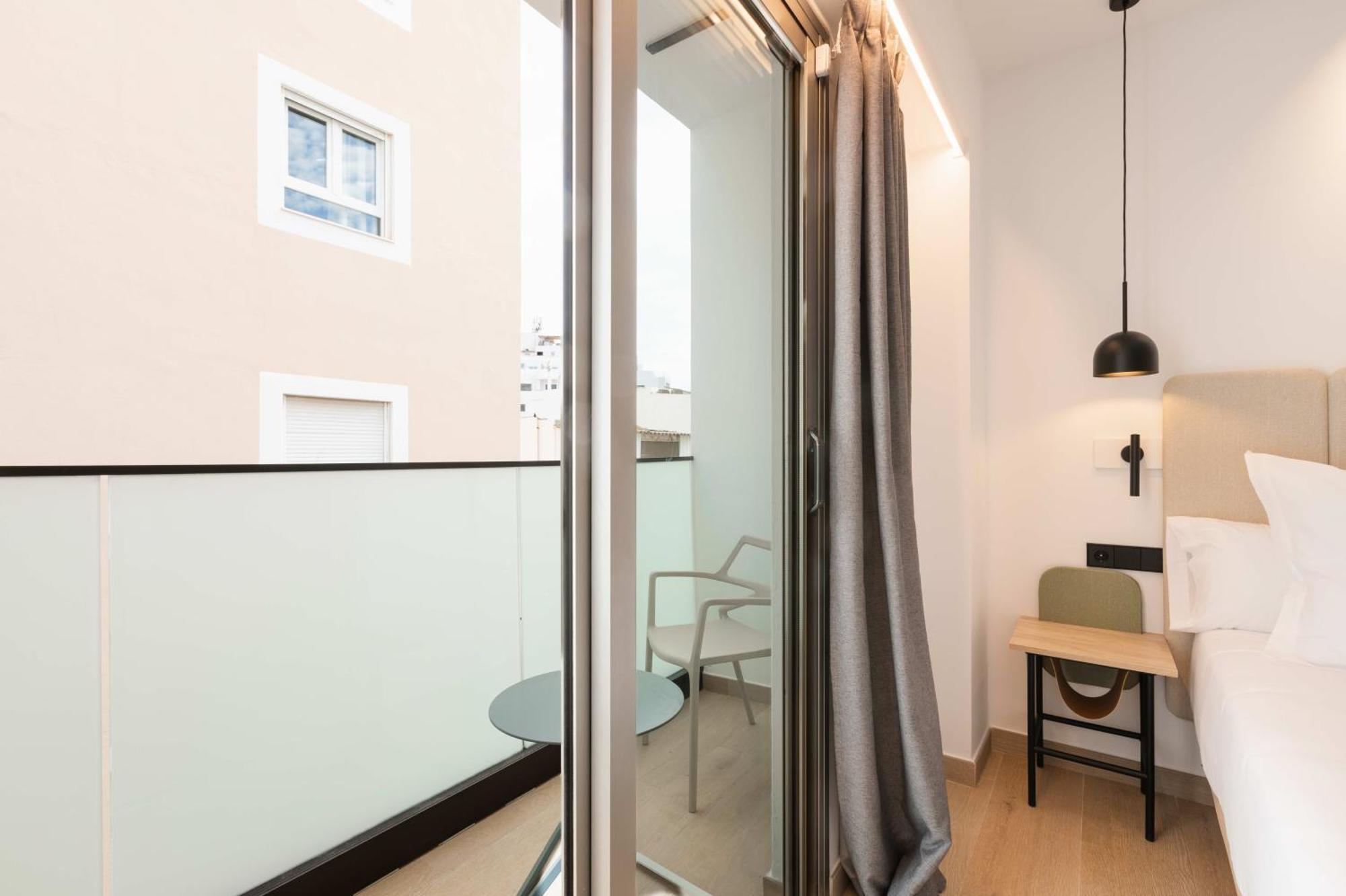 Hostal Mari San Antonio  Eksteriør bilde