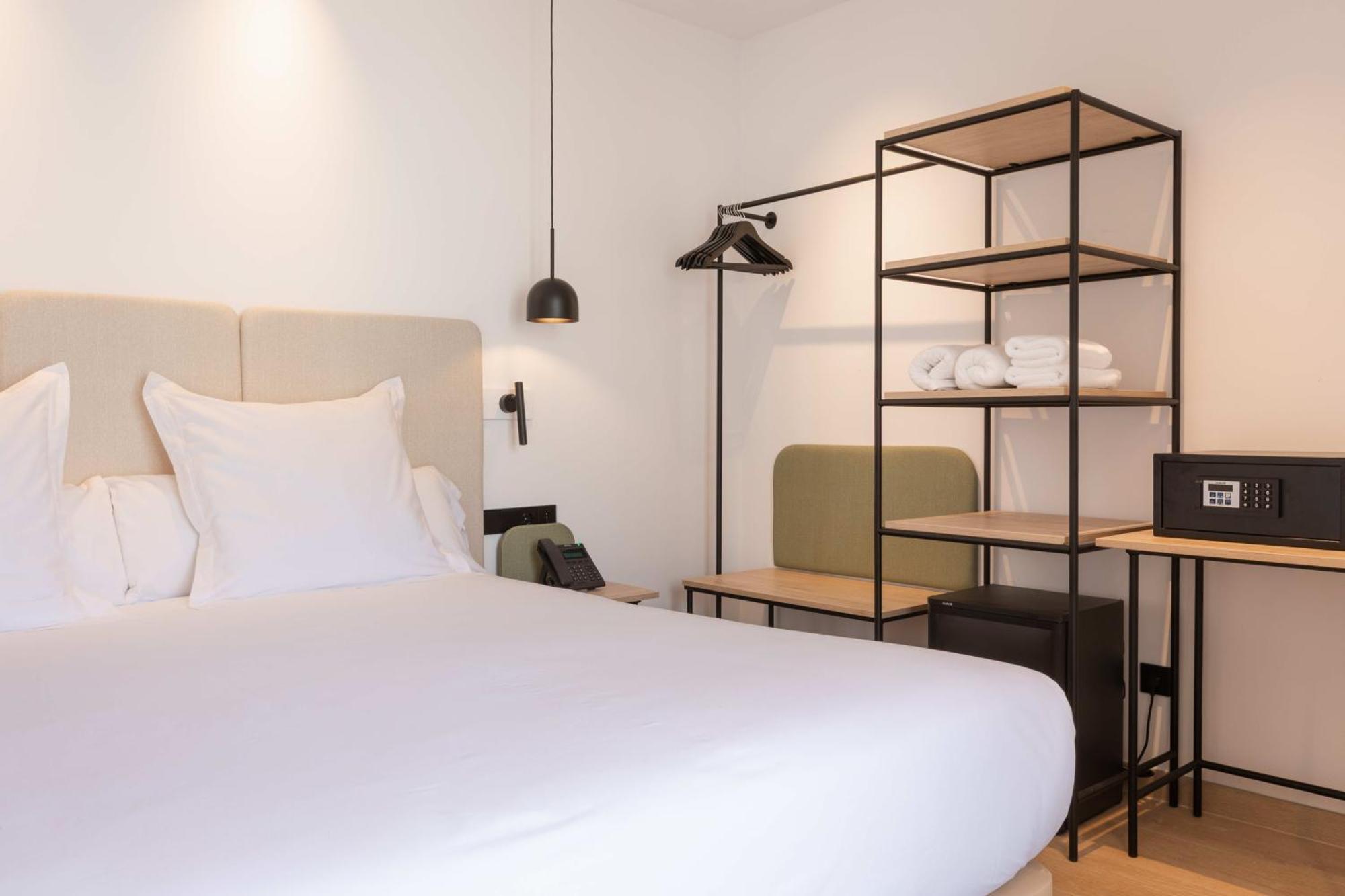 Hostal Mari San Antonio  Eksteriør bilde